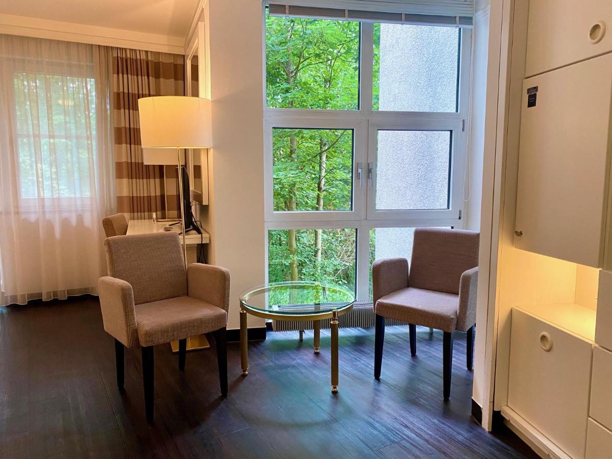 Relexa Waldhotel Schatten Stuttgart Exteriör bild