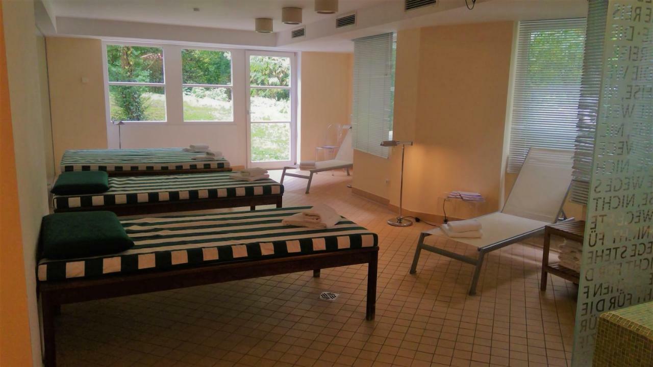Relexa Waldhotel Schatten Stuttgart Exteriör bild